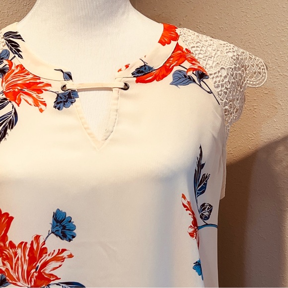 MAURICES sleeveless top blouse size medium floral lace - Picture 8 of 8